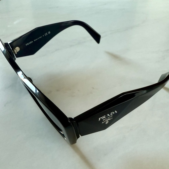 Prada geometric acetate butterfly sunglasses - Picture 5 of 7